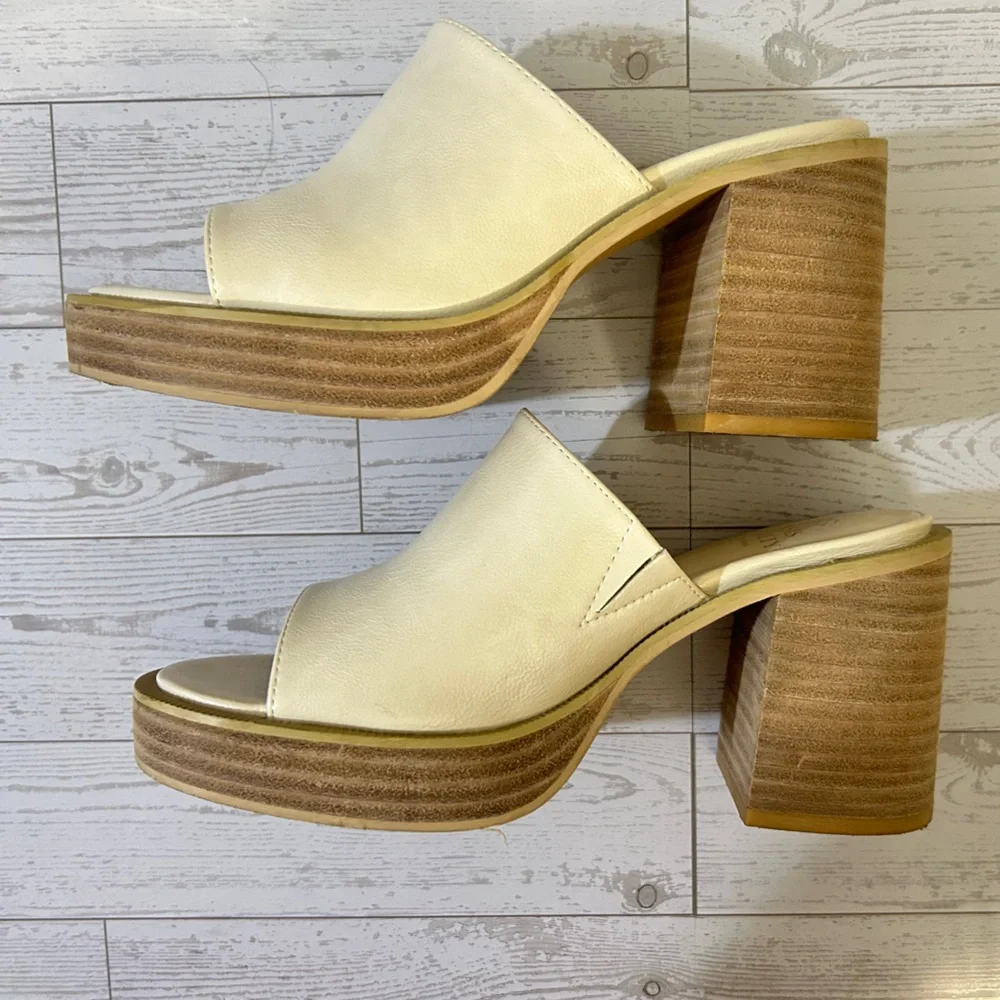 Elegant Cream Heeled Mules - Picture 4 of 11